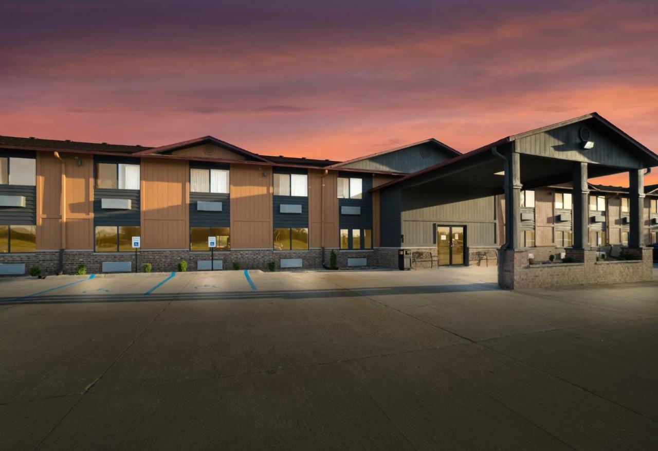 Motel Super 8 By Wyndham Marston Exterior foto